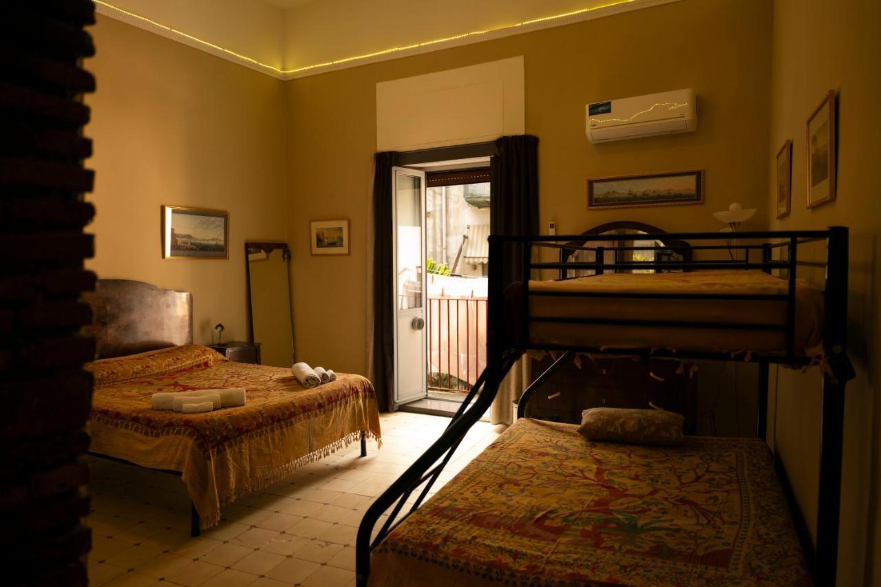 Colonna Home And Terrace Napoli Bagian luar foto