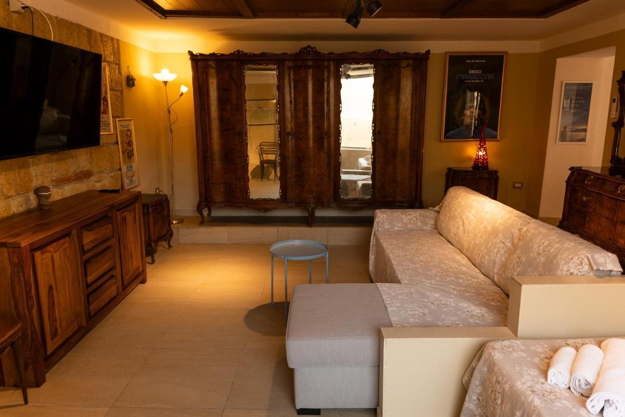 Colonna Home And Terrace Napoli Bagian luar foto